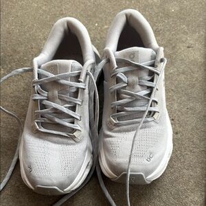 On Running Women’s Light Gray Athletic Shoes